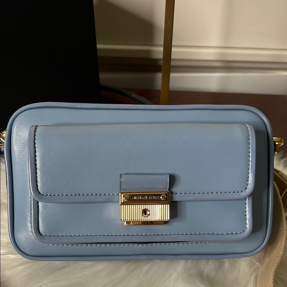 Michael Kors Bradshaw Medium Leather Pocket Camera Crossbody NWOT Dust Bag - Picture 5 of 17
